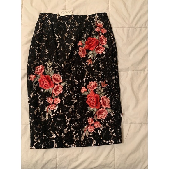 NWT Peace + Love Lace Skirt Size 12 Missguided - Picture 1 of 5